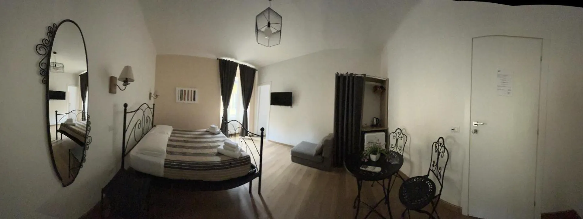Maison Vaticana Guest House Rome 2*,  Italy